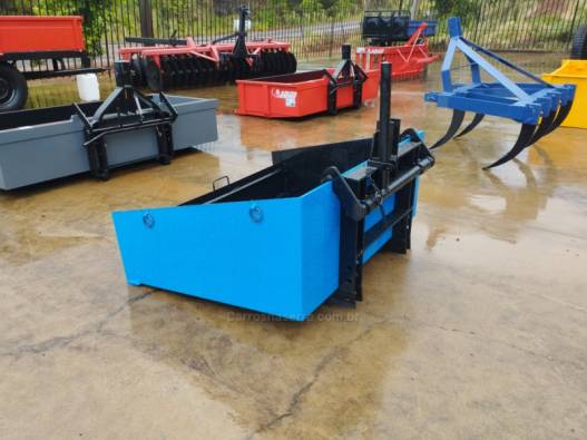 OUTRAS - CAÇAMBA - 2024/2024 - Azul - R$ 3.600,00