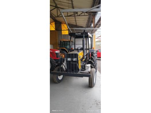 VALTRA - TRATOR 685 - 2006/2006 - Amarela - R$ 84.000,00