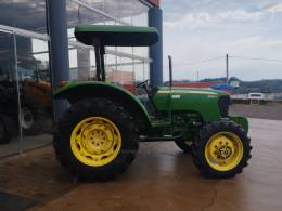 JOHN DEERE - TRATOR 5055 - 2014/2014 - Verde - R$ 125.000,00