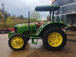 JOHN DEERE - TRATOR 5055 - 2014/2014 - Verde - R$ 125.000,00