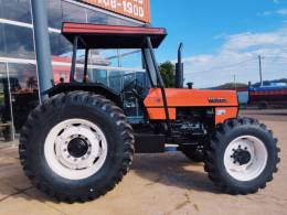 VALTRA - TRATOR 785 - 2001/2001 - Vermelha - R$ 130.000,00