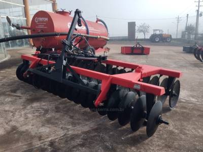 OUTRAS - GRADE NIVELADORA - 2005/2005 - Vermelha - R$ 18.000,00